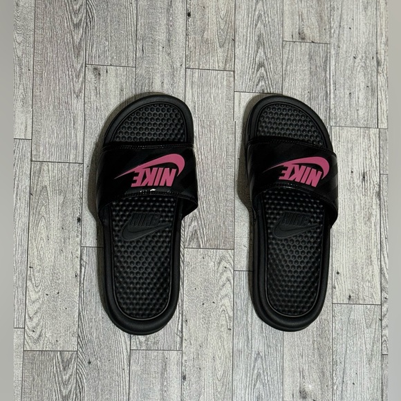 Nike US size 7, black and pink - Picture 4 of 8